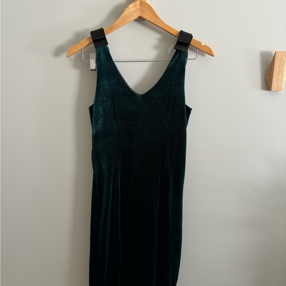 NEW Emerald green velvet mini dress XS - Picture 4 of 5